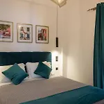 Deluxe Town Hall Square Flat In Historical Center 2
